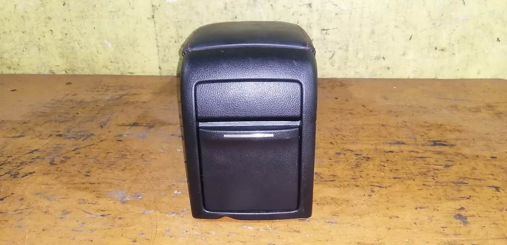 консоль между сидений Subaru Impreza