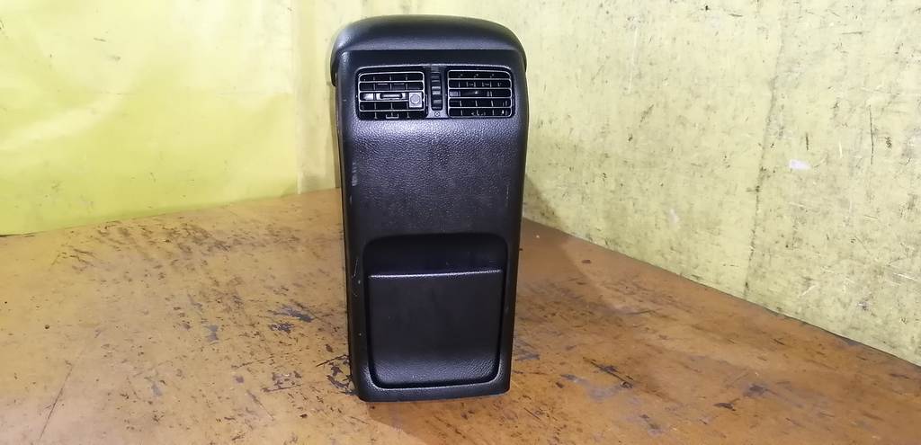 консоль между сидений Nissan X-Trail