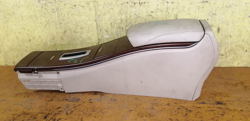 консоль между сидений Nissan Teana