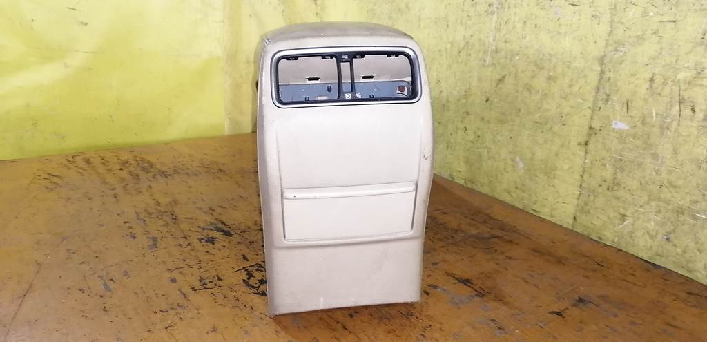 консоль между сидений Nissan Teana