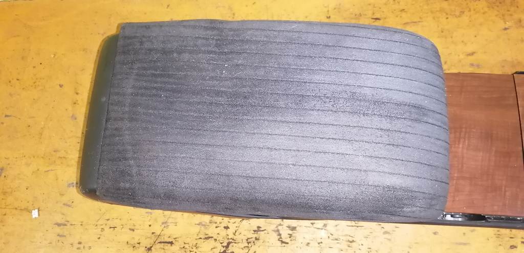 консоль между сидений Nissan Teana