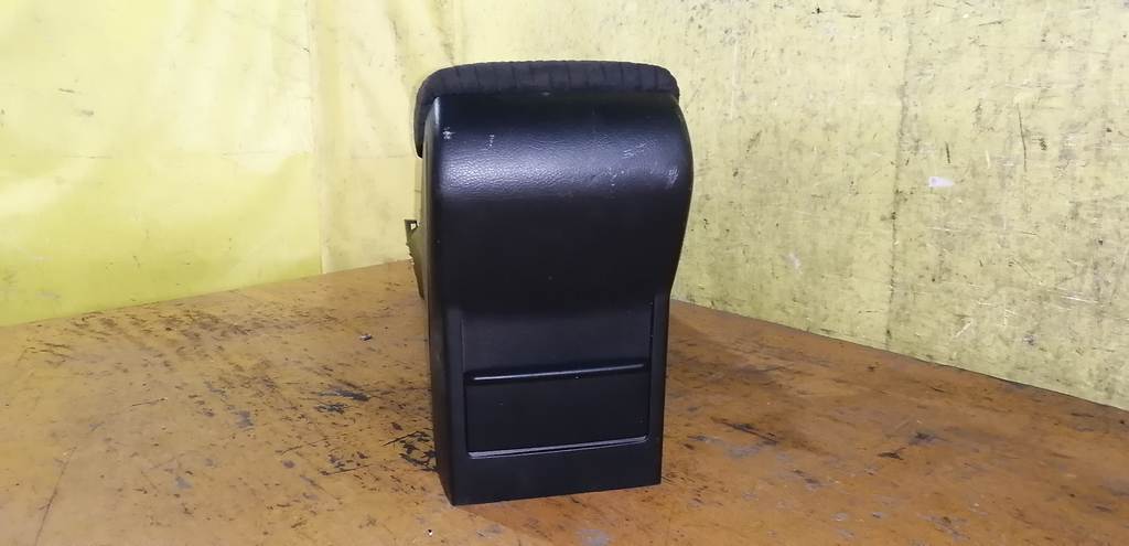 консоль между сидений Nissan Teana