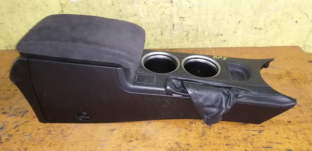 консоль между сидений Subaru Legacy