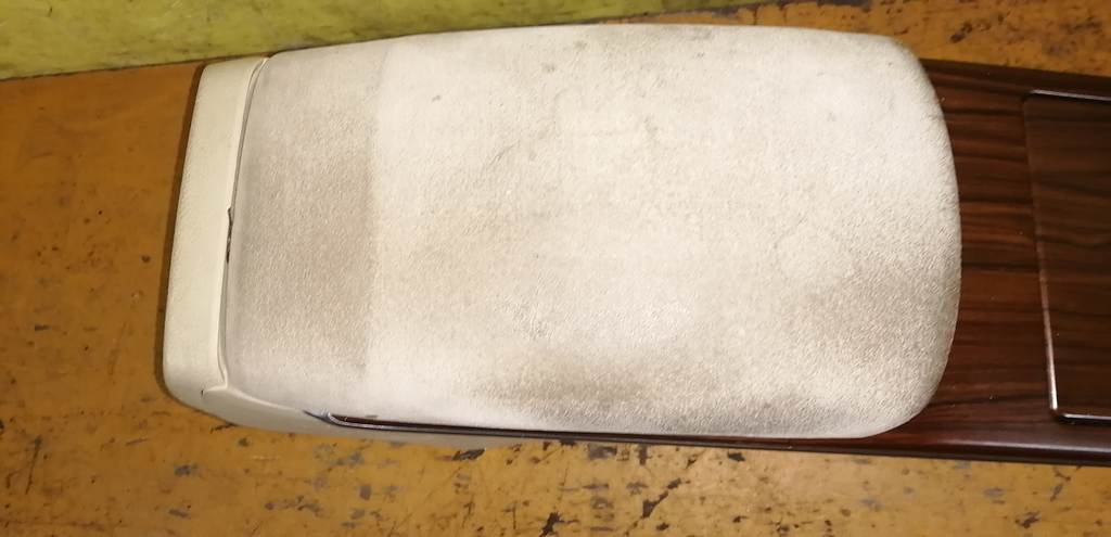 консоль между сидений Nissan Teana