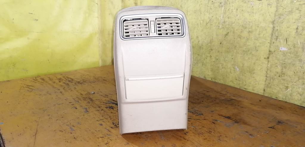 консоль между сидений Nissan Teana