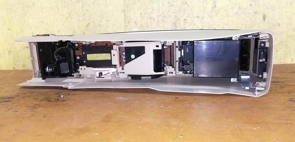 консоль между сидений Nissan Teana