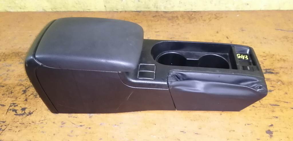 консоль между сидений Subaru Impreza