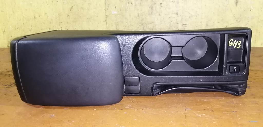 консоль между сидений Subaru Impreza