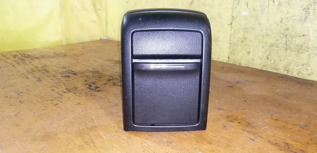 консоль между сидений Subaru Impreza