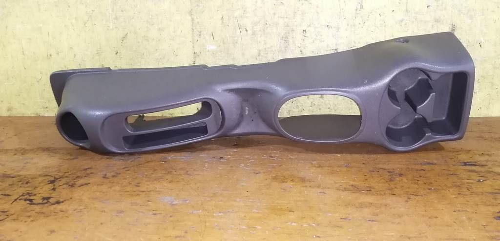 консоль между сидений Nissan March