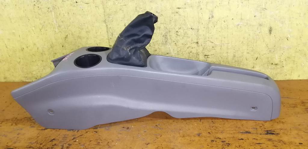 консоль между сидений Mazda Demio