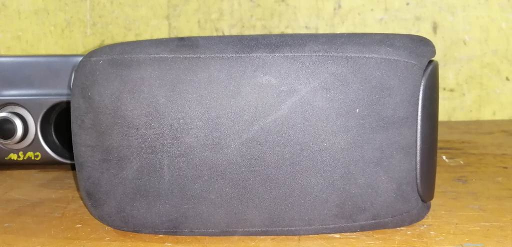 консоль между сидений Mitsubishi Outlander