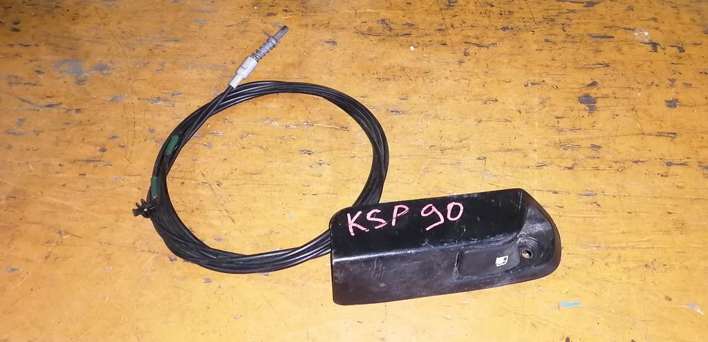 тросик лючка бака Toyota Vitz