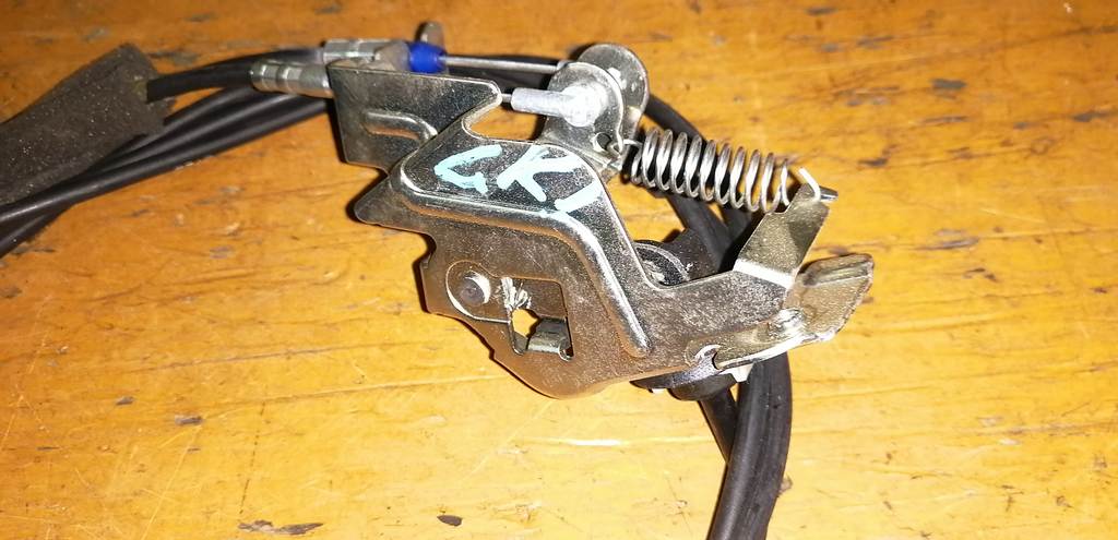 тросик лючка бака Honda Mobilio Spike