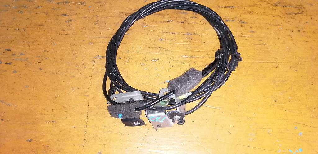 тросик лючка бака Honda Mobilio Spike