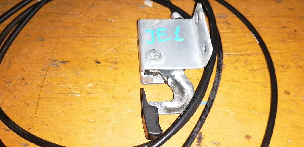 тросик лючка бака Honda Zest