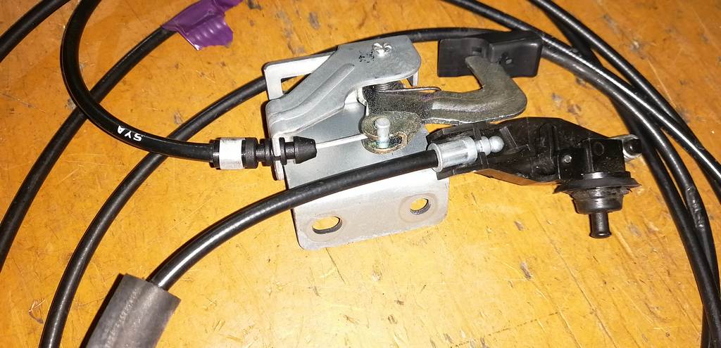 тросик лючка бака Honda Zest