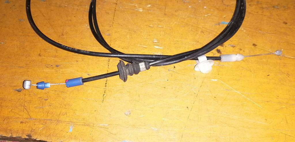 трос капота Toyota Camry