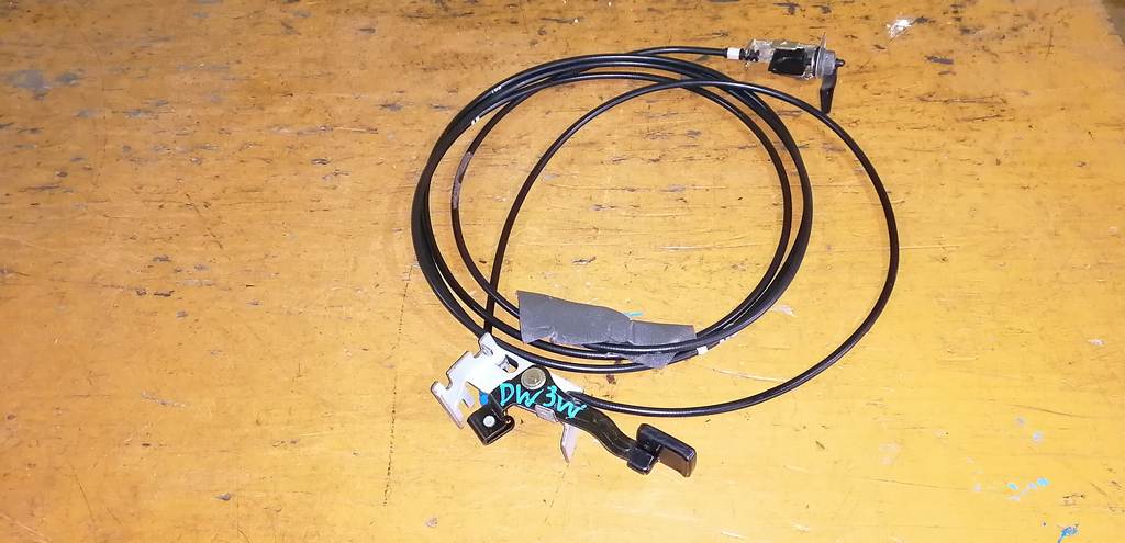 тросик лючка бака Mazda Demio