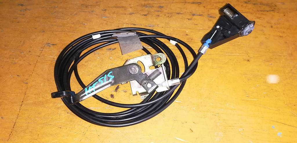 тросик лючка бака Suzuki Swift