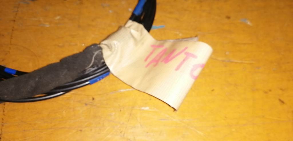 тросик лючка бака Daihatsu Tanto