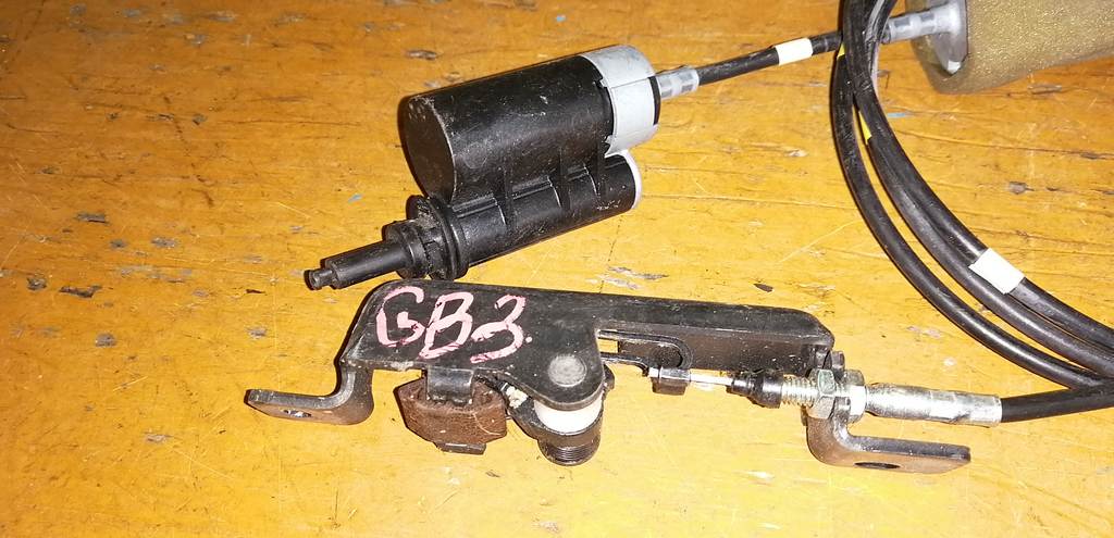 тросик лючка бака Honda Freed