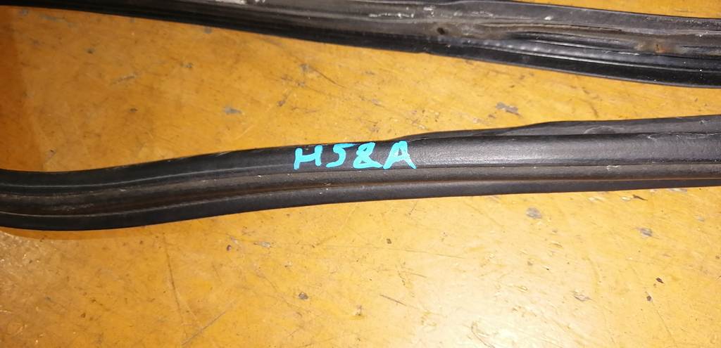 уплотнение багажника Mitsubishi Pajero Mini