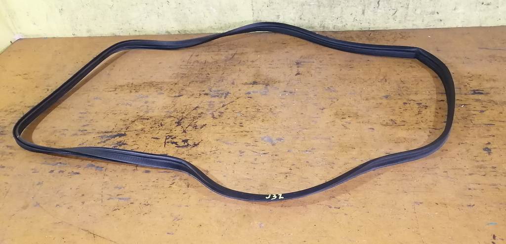 уплотнение багажника Nissan Teana