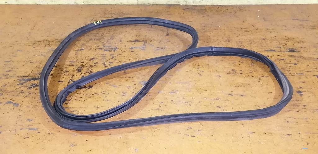 уплотнение багажника Nissan Note