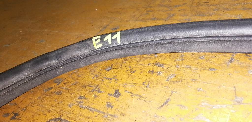 уплотнение багажника Nissan Note