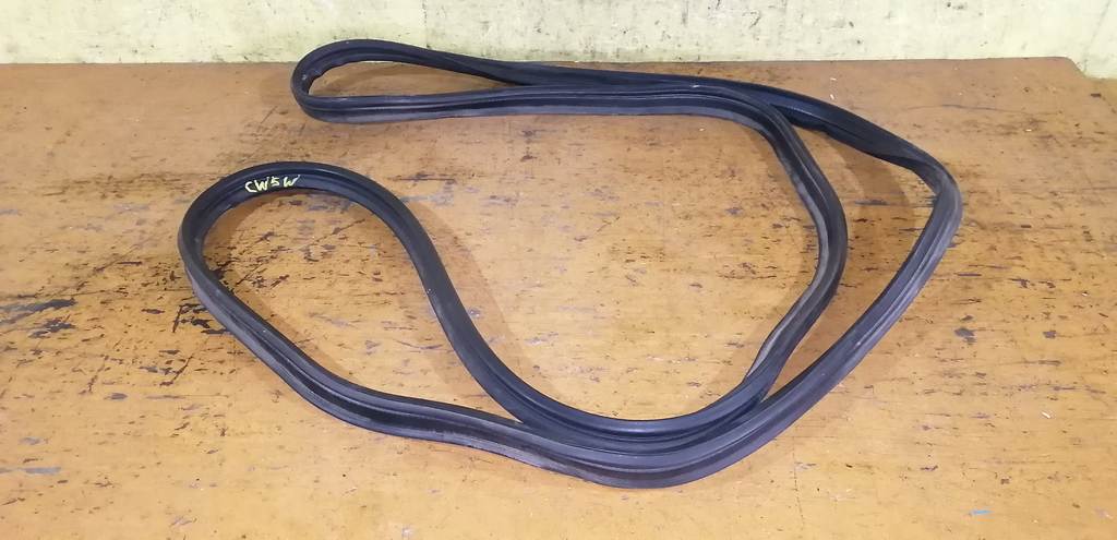 уплотнение багажника Mitsubishi Outlander