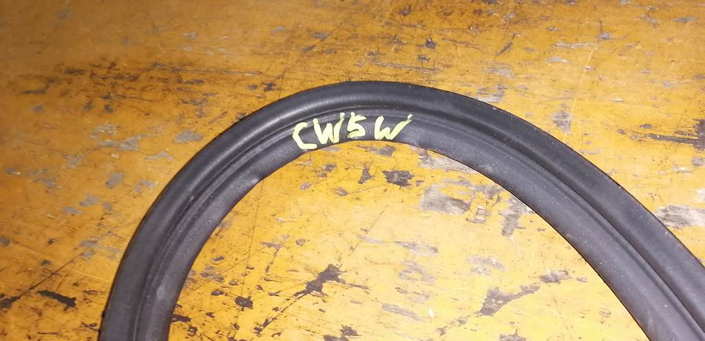 уплотнение багажника Mitsubishi Outlander