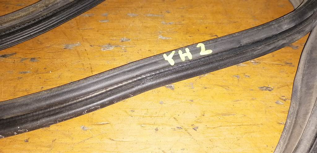 уплотнение багажника Honda Element