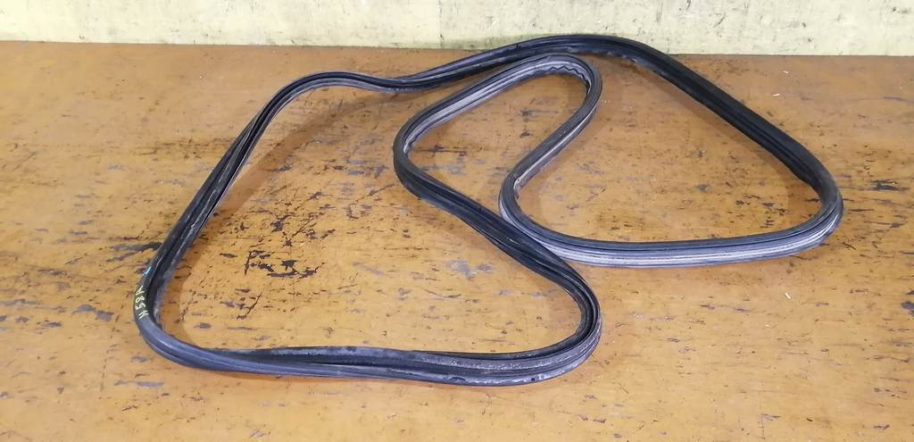 уплотнение багажника Mitsubishi Pajero Mini