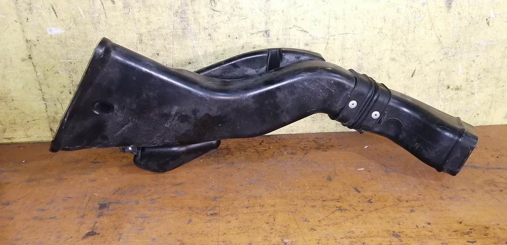 воздухозаборник Mitsubishi Outlander