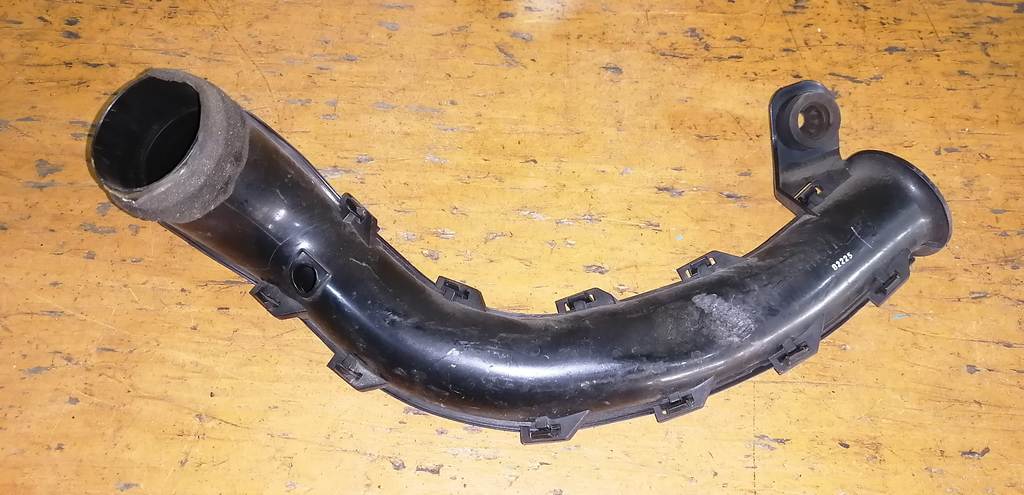 патрубок воздушного фильтра Nissan March