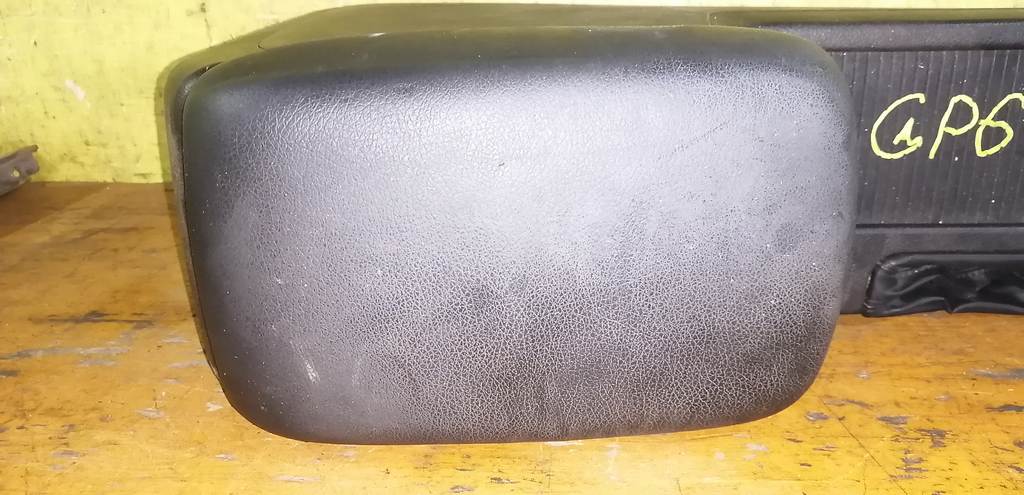 консоль между сидений Subaru Impreza