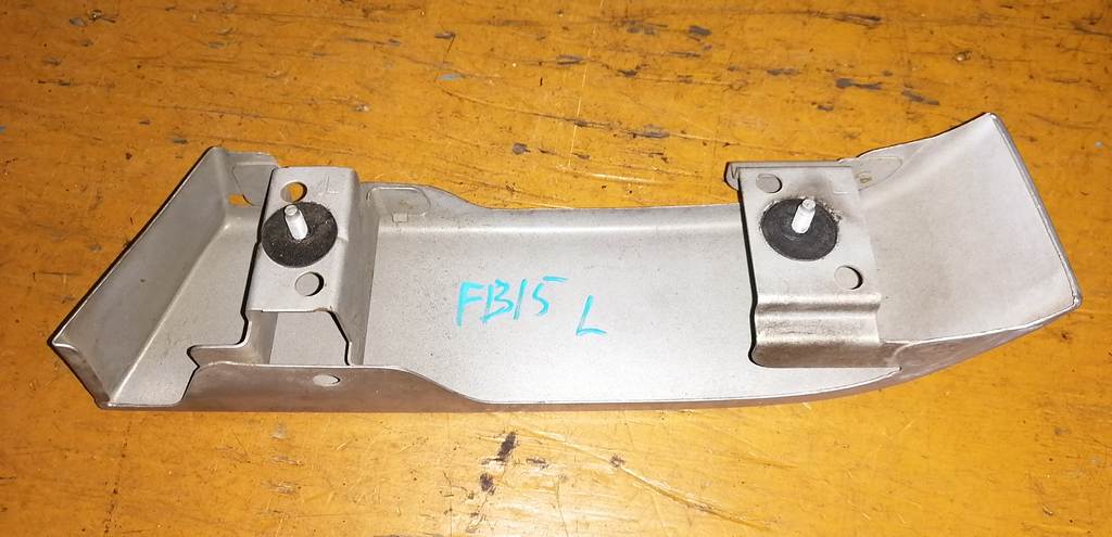 планка под стоп Nissan Sunny