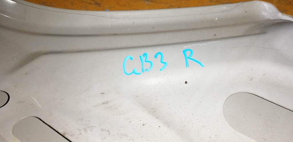 заглушка полоза сдвижной двери Honda Freed