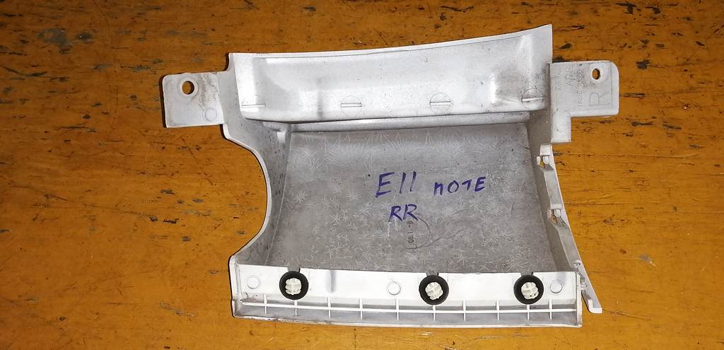 планка под стоп Nissan Note