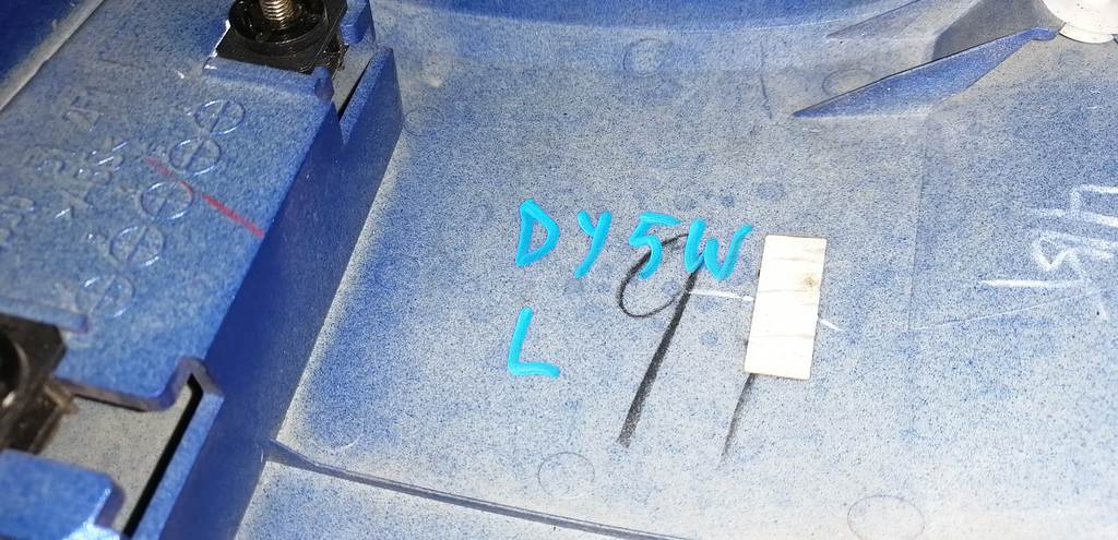 планка под стоп Mazda Demio