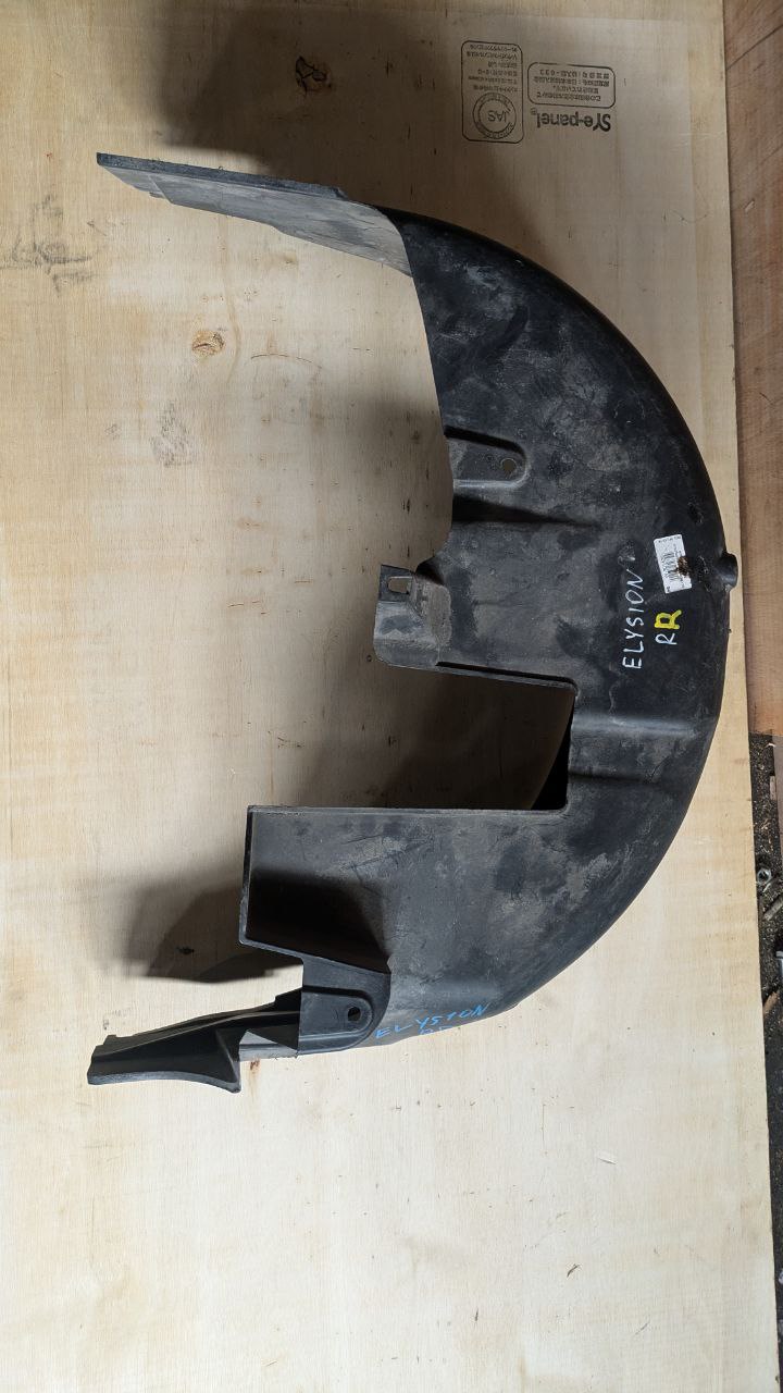 подкрылок Honda Elysion