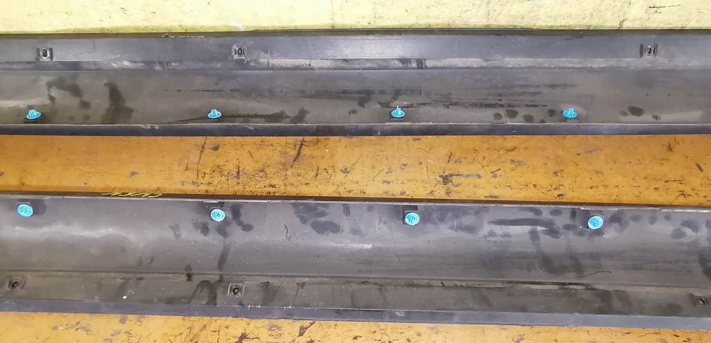 порог Mitsubishi Outlander