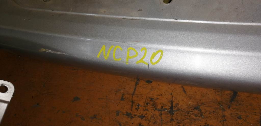 бампер Toyota Funcargo