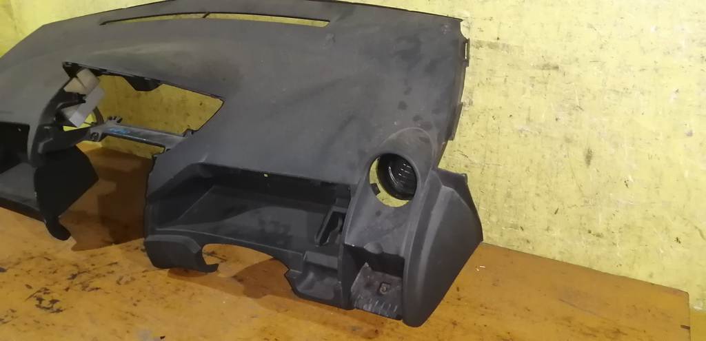 торпедо Toyota Vitz