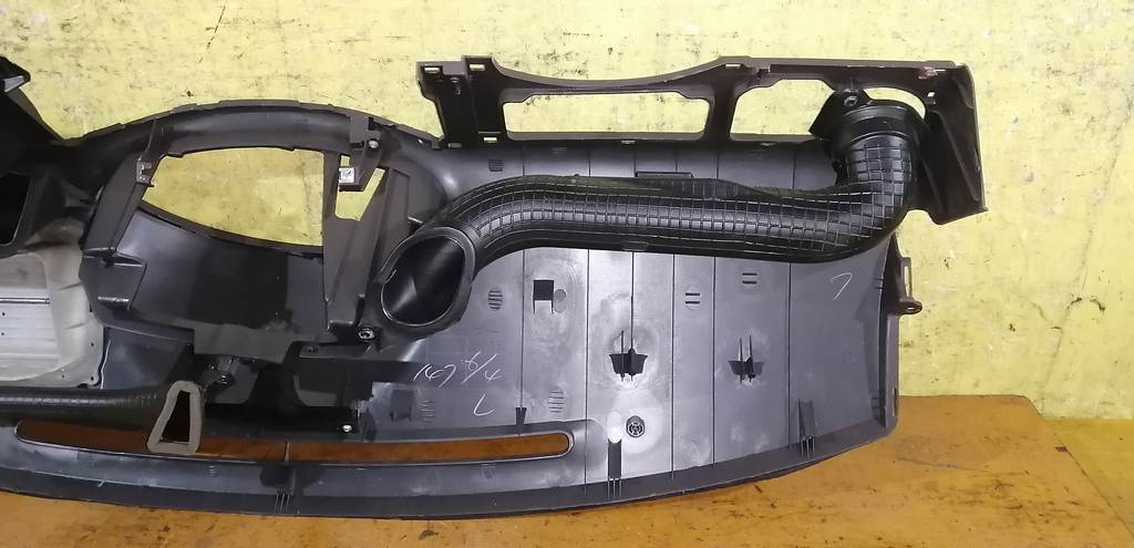 торпедо Toyota Sienta