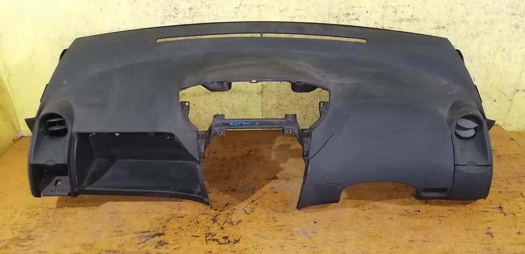 торпедо Toyota Vitz