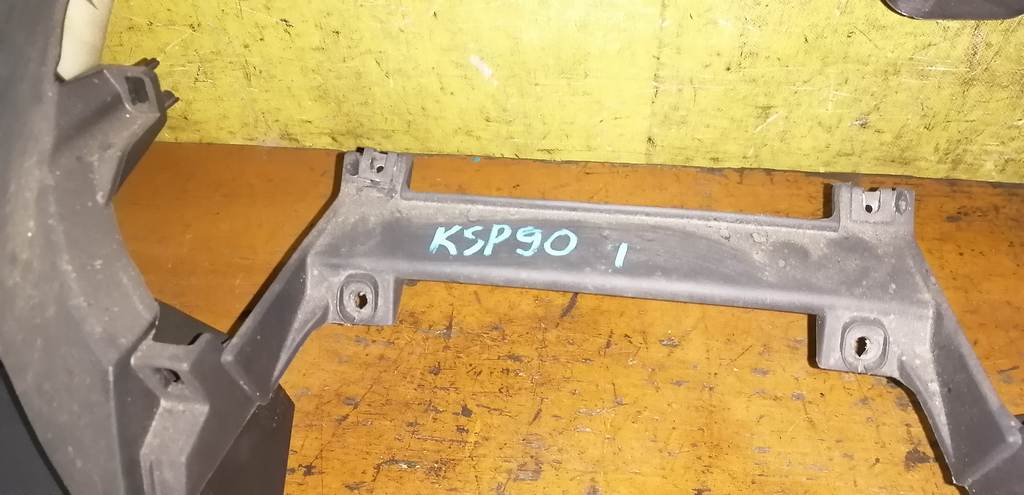 торпедо Toyota Vitz