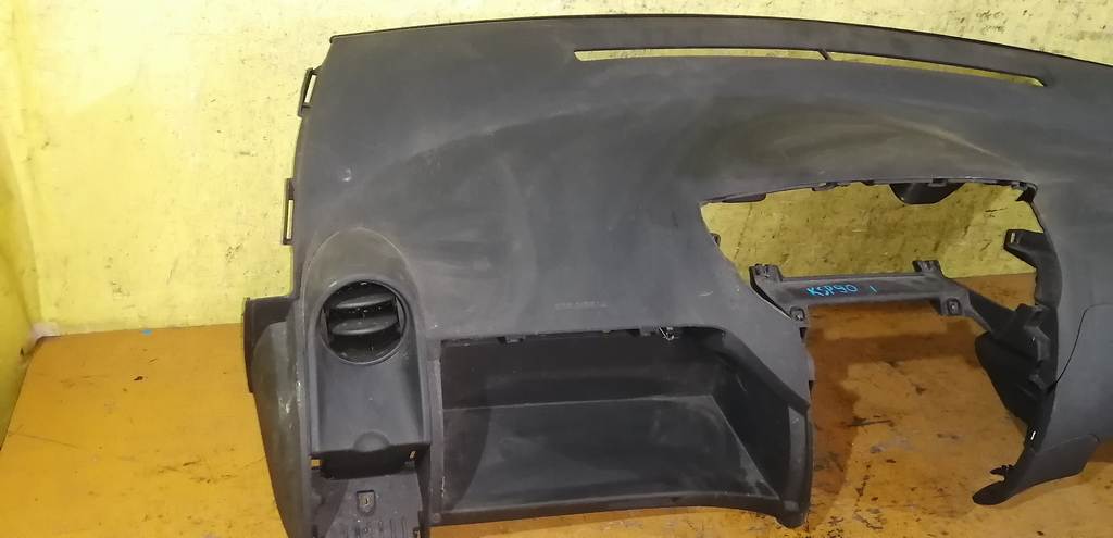 торпедо Toyota Vitz