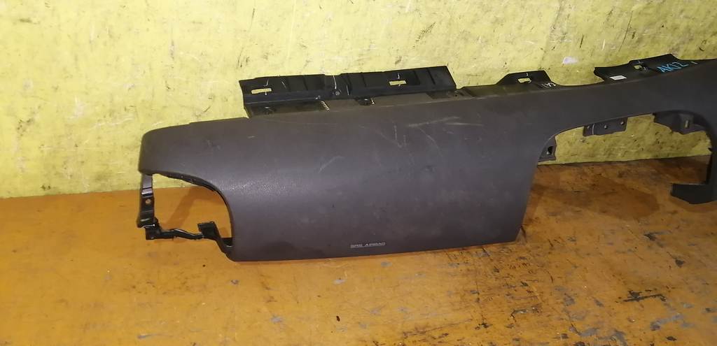 торпедо Nissan March